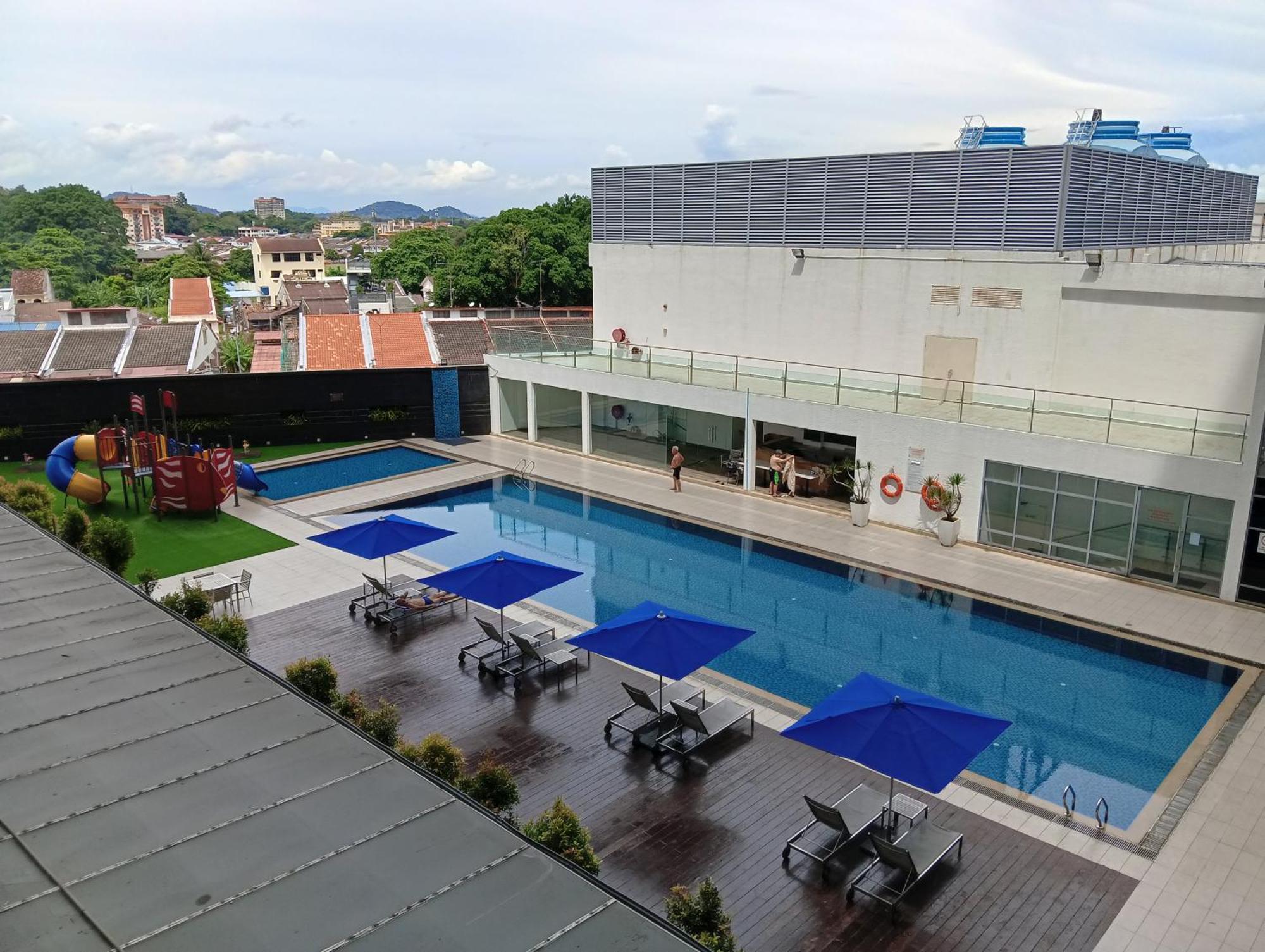 The Straits Suites By Ciconia Malacca Εξωτερικό φωτογραφία