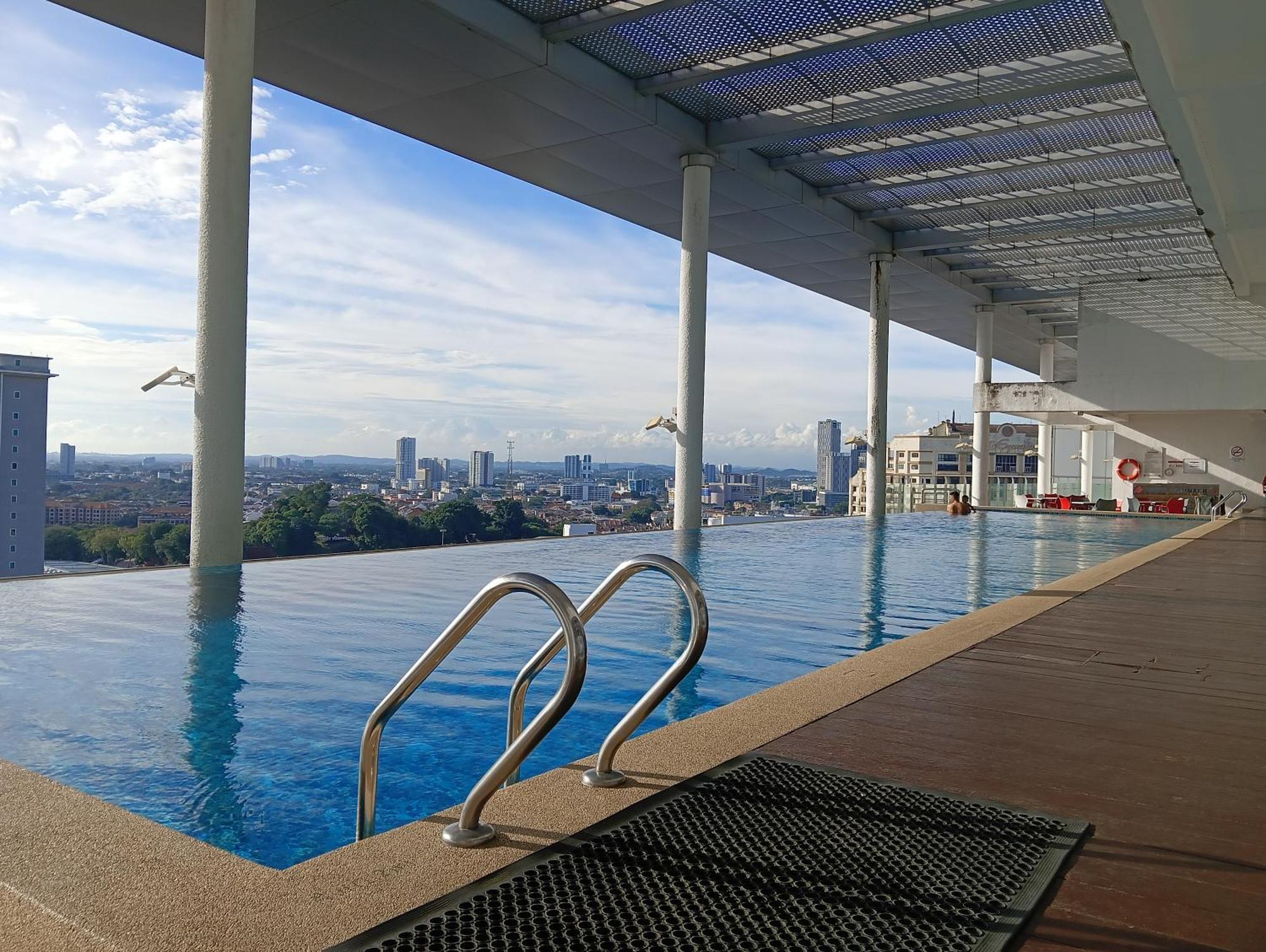 The Straits Suites By Ciconia Malacca Εξωτερικό φωτογραφία